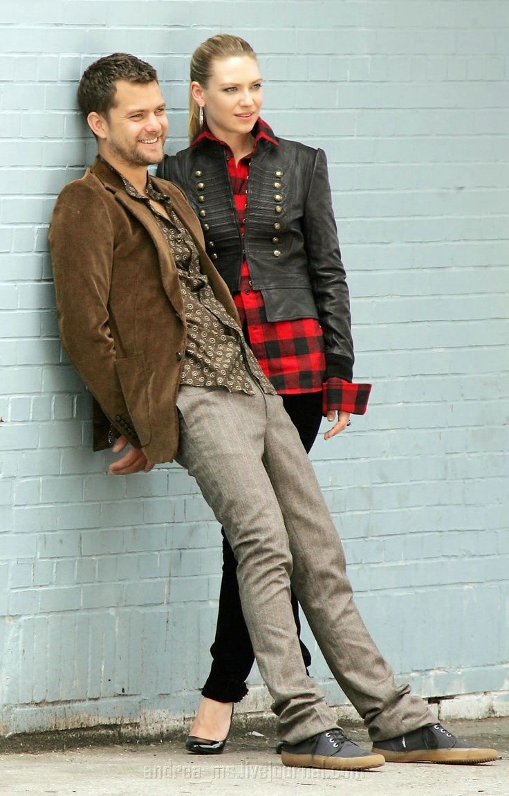 736x1150 Fringe. Joshua Jackson & Anna Torv