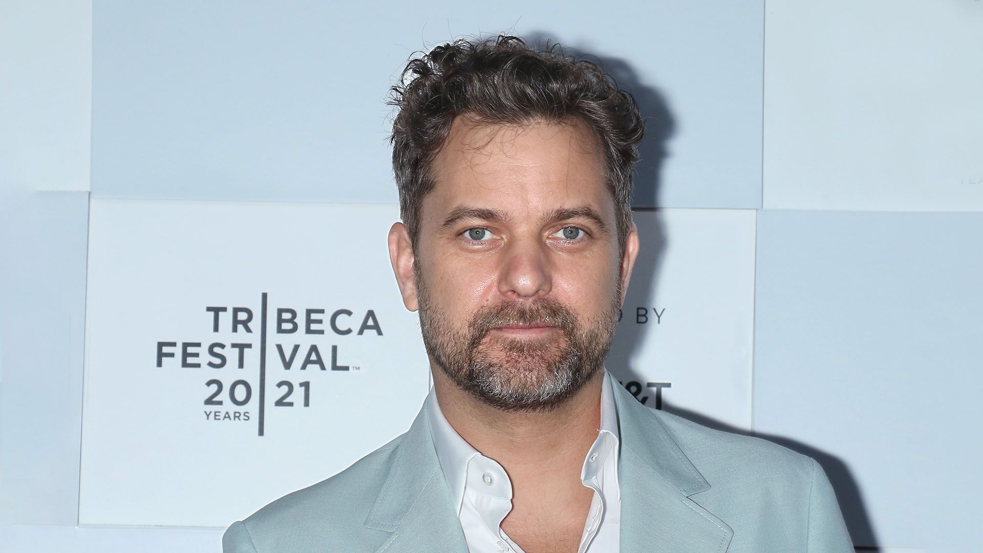 1920x1080 Joshua Jackson: Curly Haircut With Short Back and Sides. Man For Himself