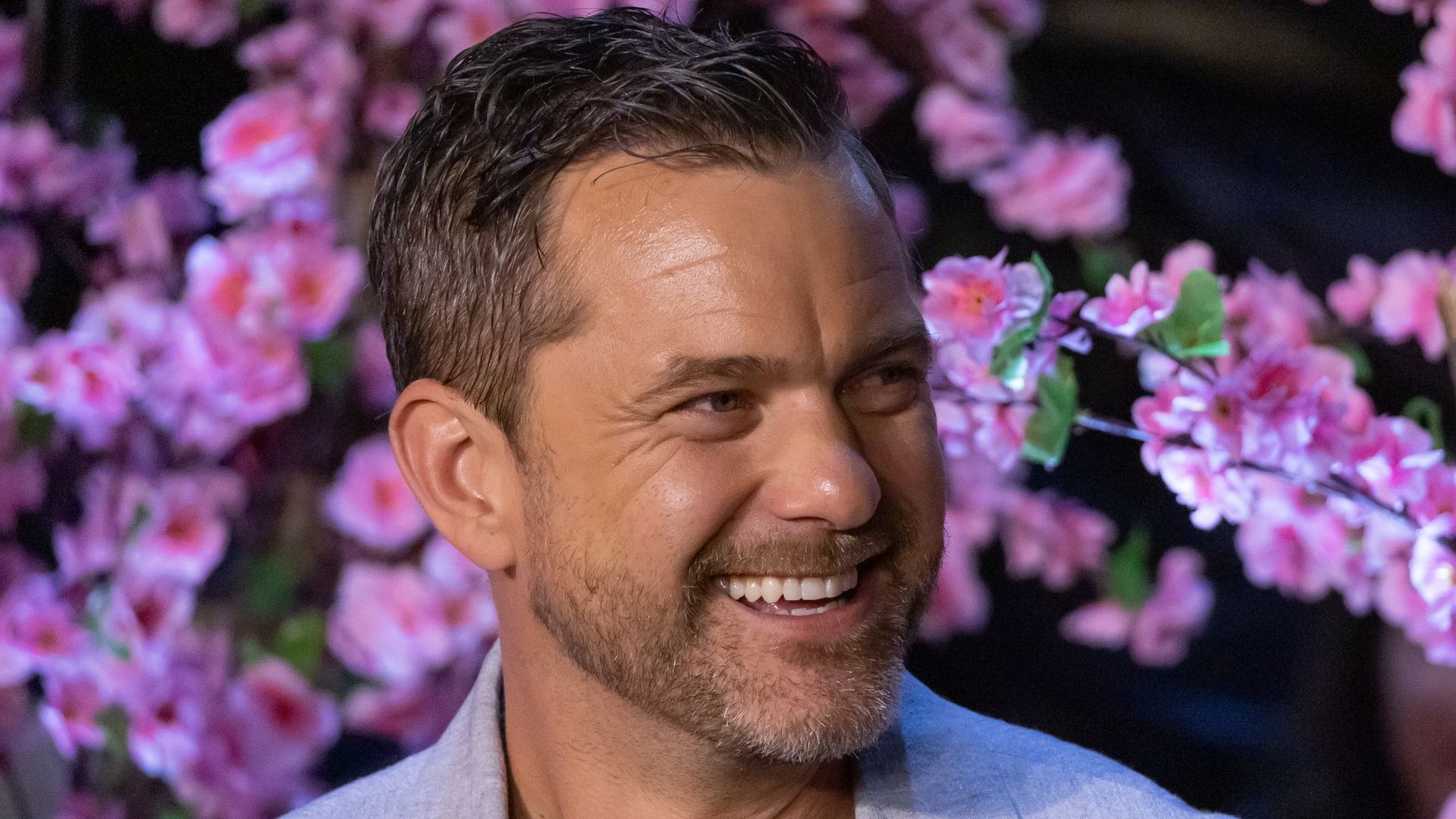 1920x1080 Joshua Jackson & Simone Ashley's Outing Sparks Romance News
