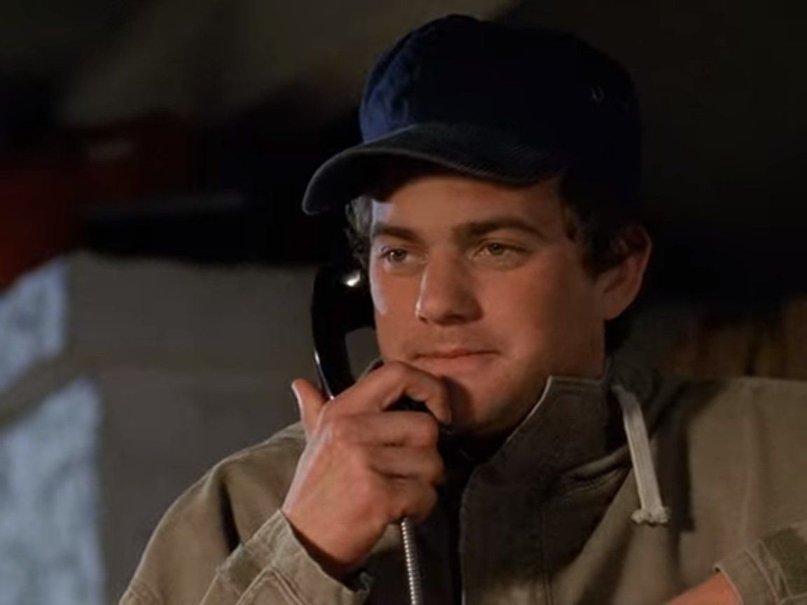 1152x864 pacey witter in hats <3