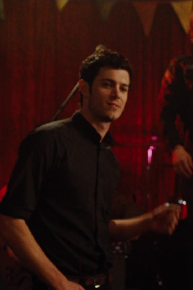 736x1104 Adam Brody's Body Aesthetic Check Fox Wallpaper