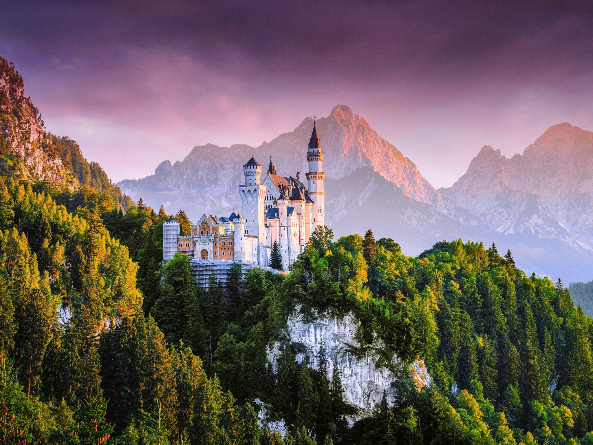 2048x1536 Neuschwanstein Castle Wallpaper