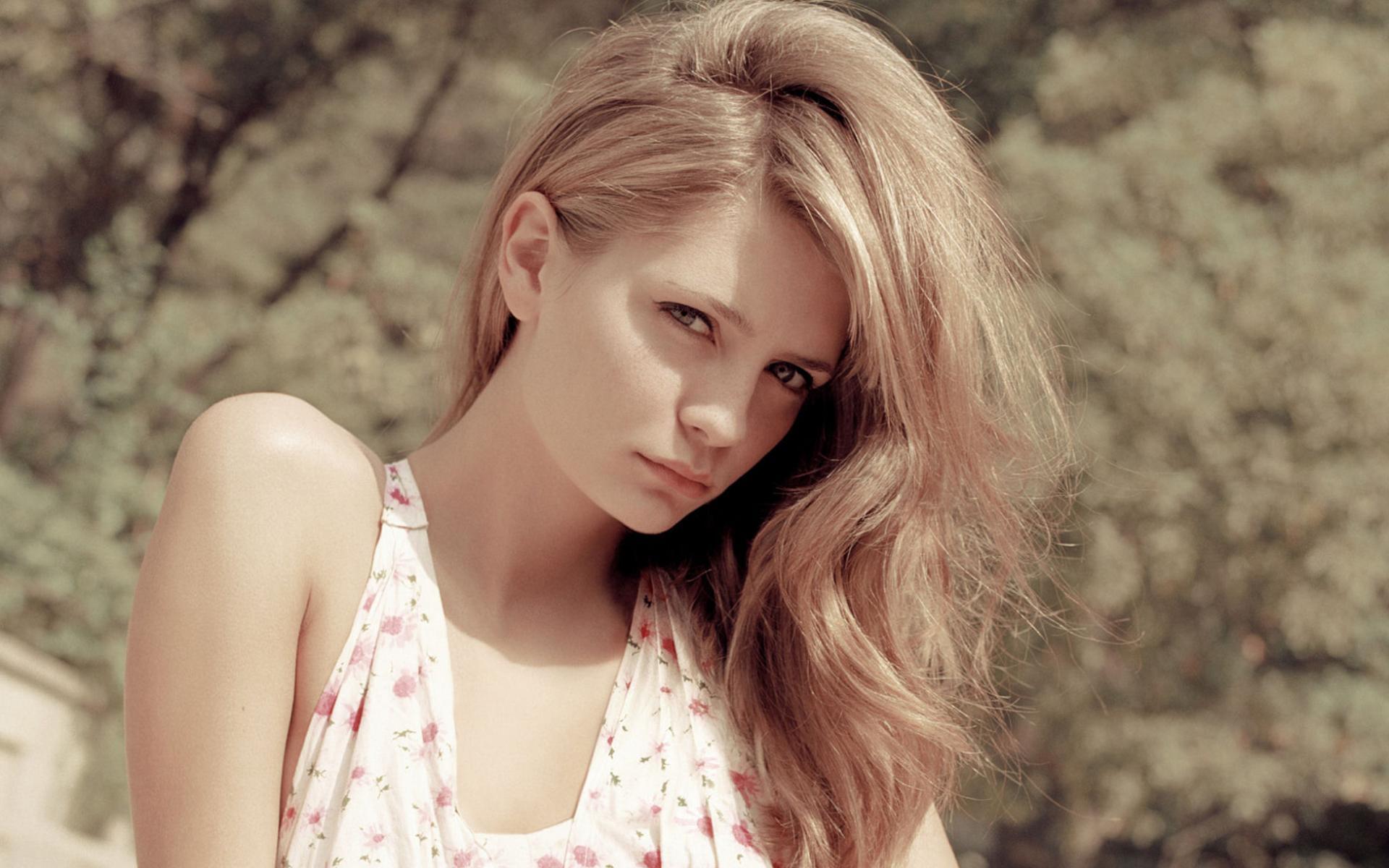 1920x1200 Wallpaper eyes, look, model, Mischa Barton, beauty, actress, blonde, beauty for mobile and desktop, section девушки, resolution 1920x1200