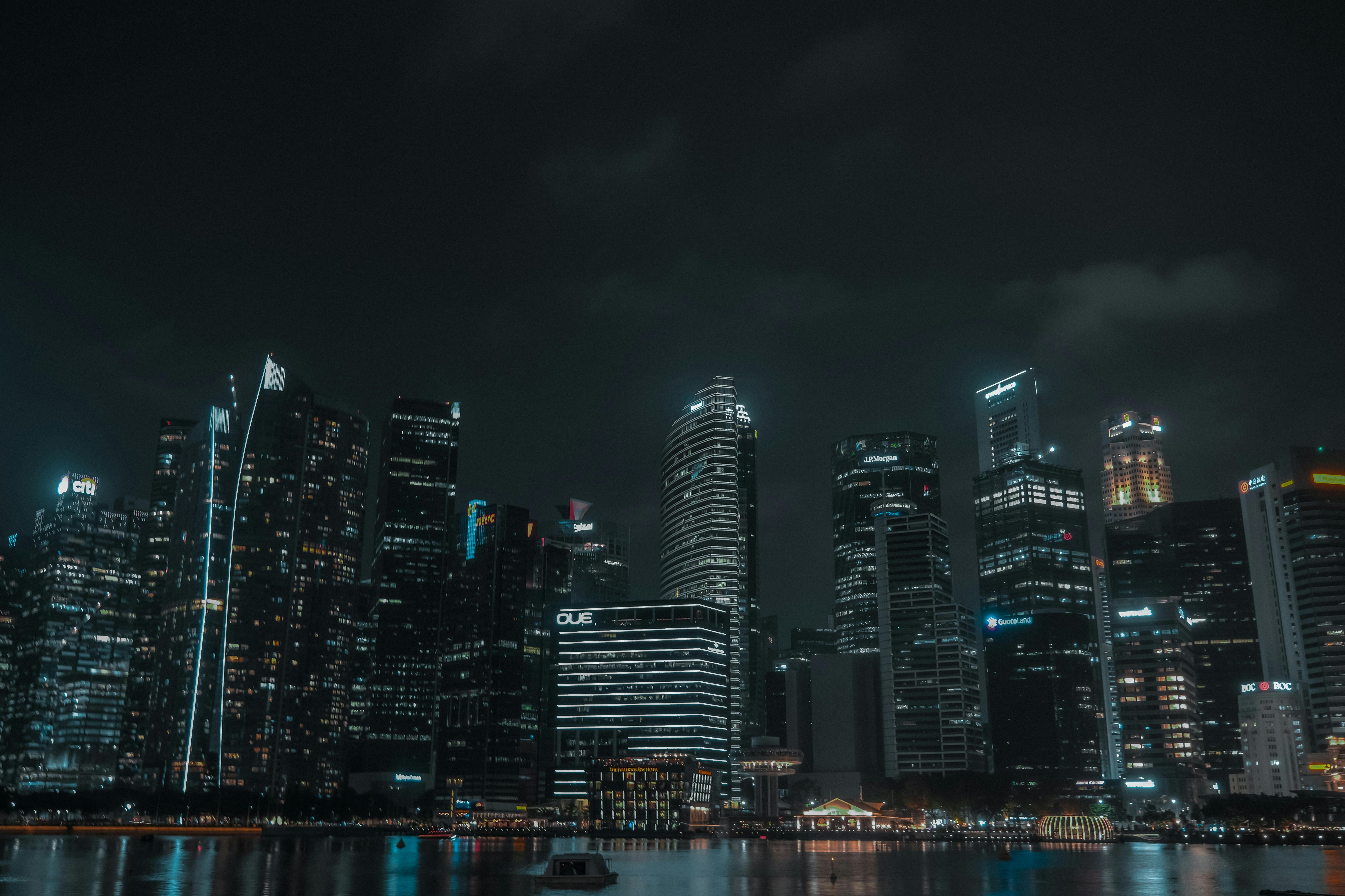 6177x4118 Singapore city skyline at night · Free