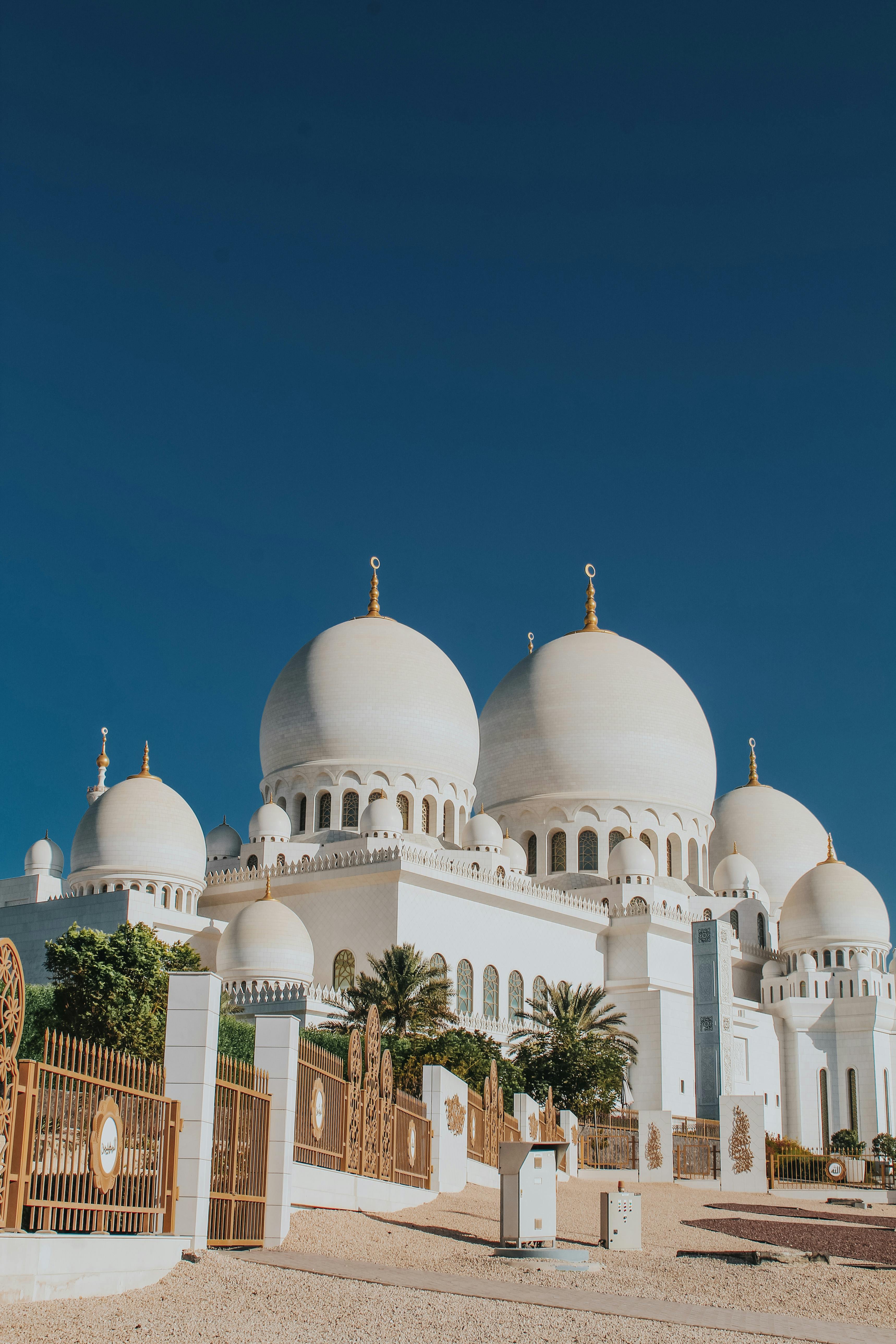 3436x5154 Sheikh Zayed Grand Mosque in UAE · Free