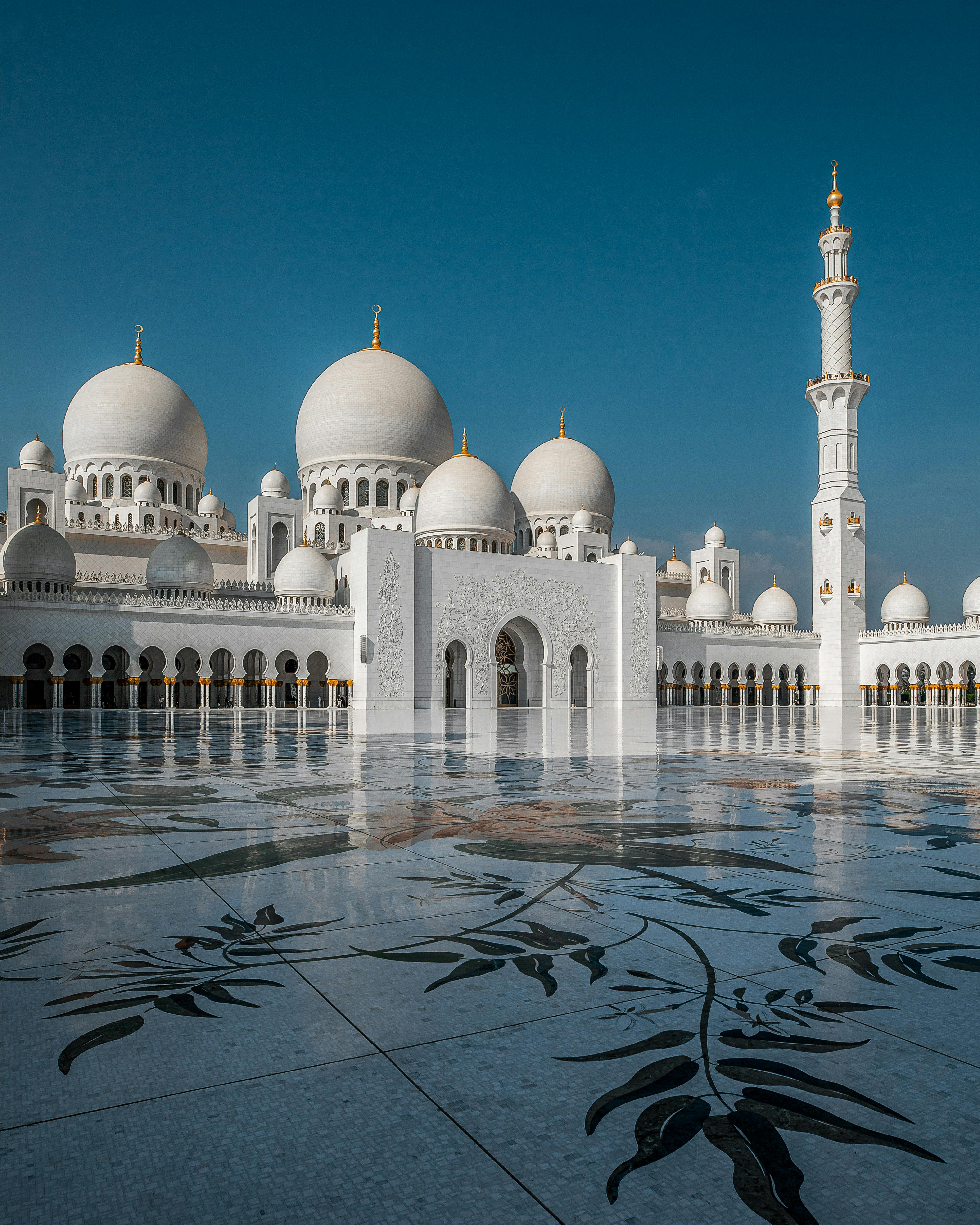 4137x5171 Sheikh Zayed Grand Mosque in Abu Dhabi · Free
