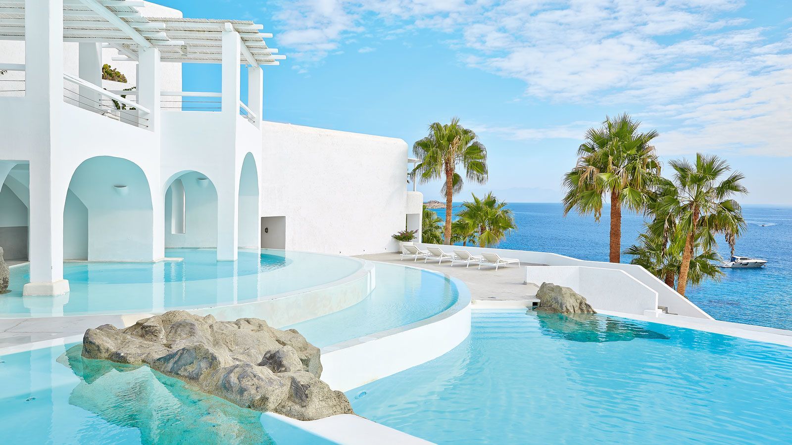 1600x900 of the best luxury seaside hotels in Greece