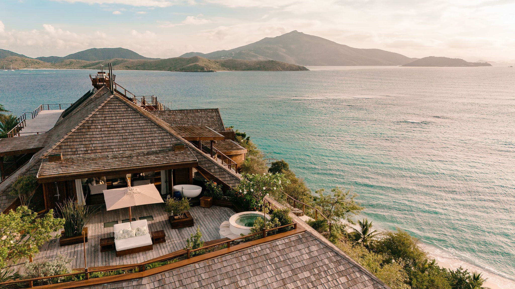 2048x1152 Private islands, lightning strikes and love stories: Richard Branson on 25 years of luxury hotels