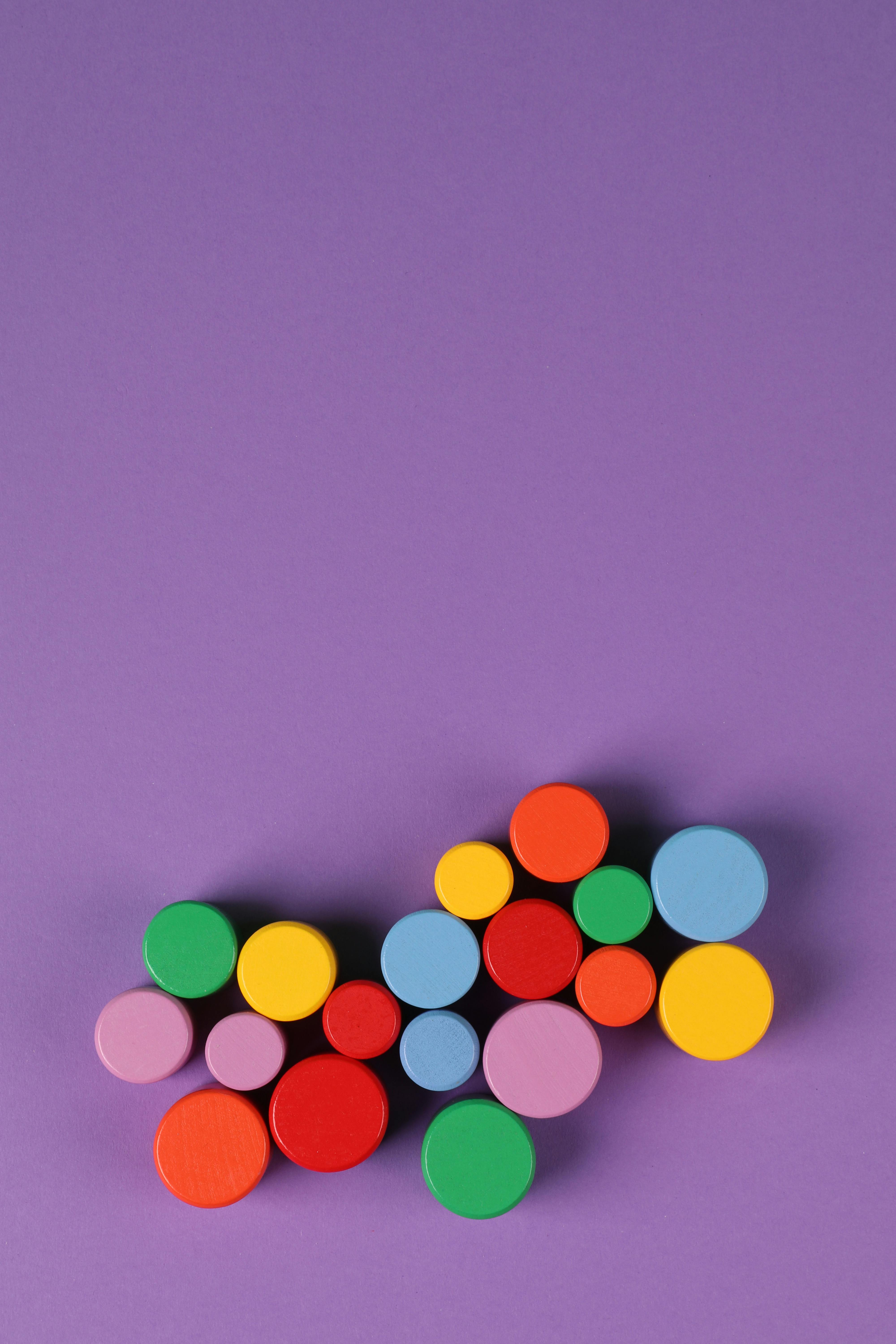 4000x6000 Colorful Circles on Violet Background · Free