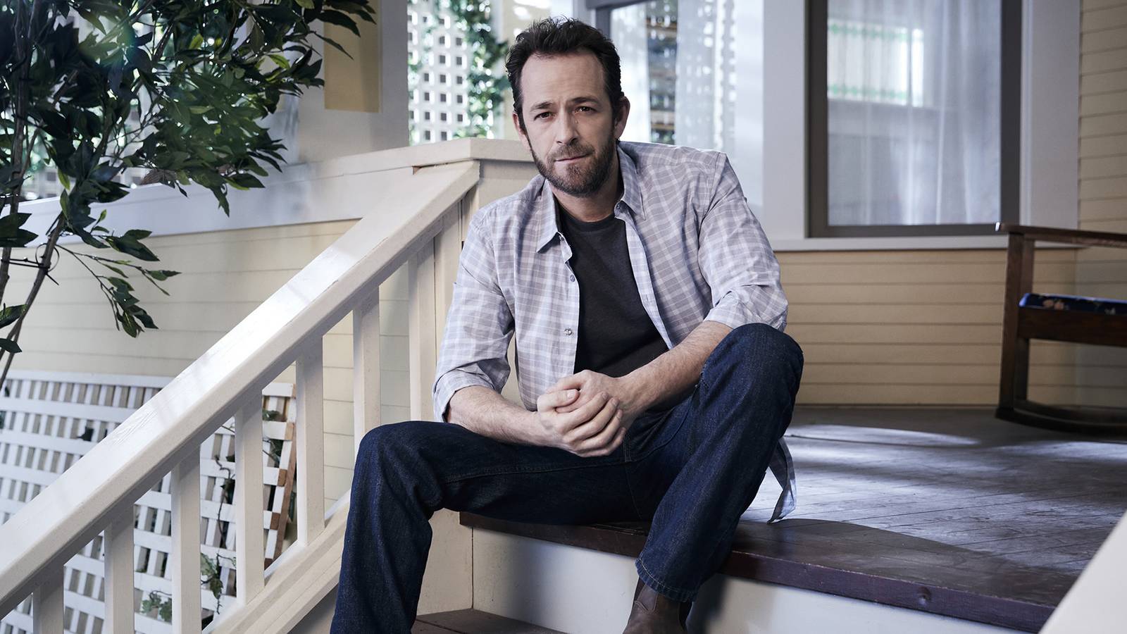 1600x900 Beverly Hills 90210 Reboot Will Honor Luke Perry