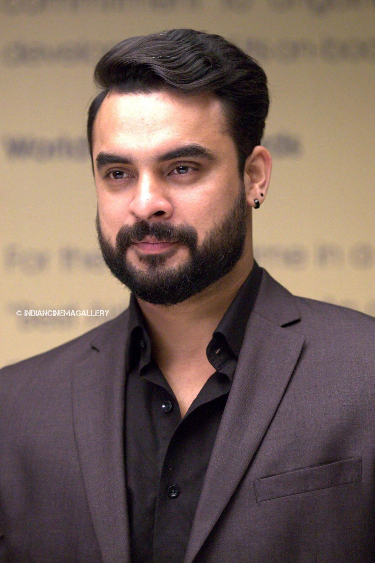 1200x1800 Tovino Thomas In Uyare Movie 4