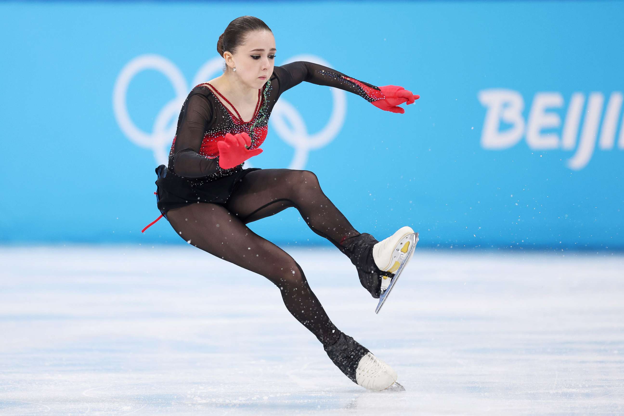 2592x1728 Russia's Kamila Valieva stumbles, finishes off podium in women's figure skating final