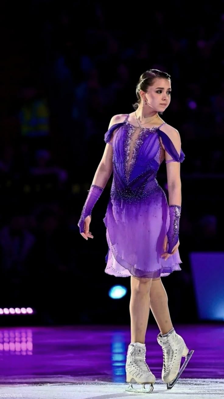 736x1309 Kamila Valieva figure skating