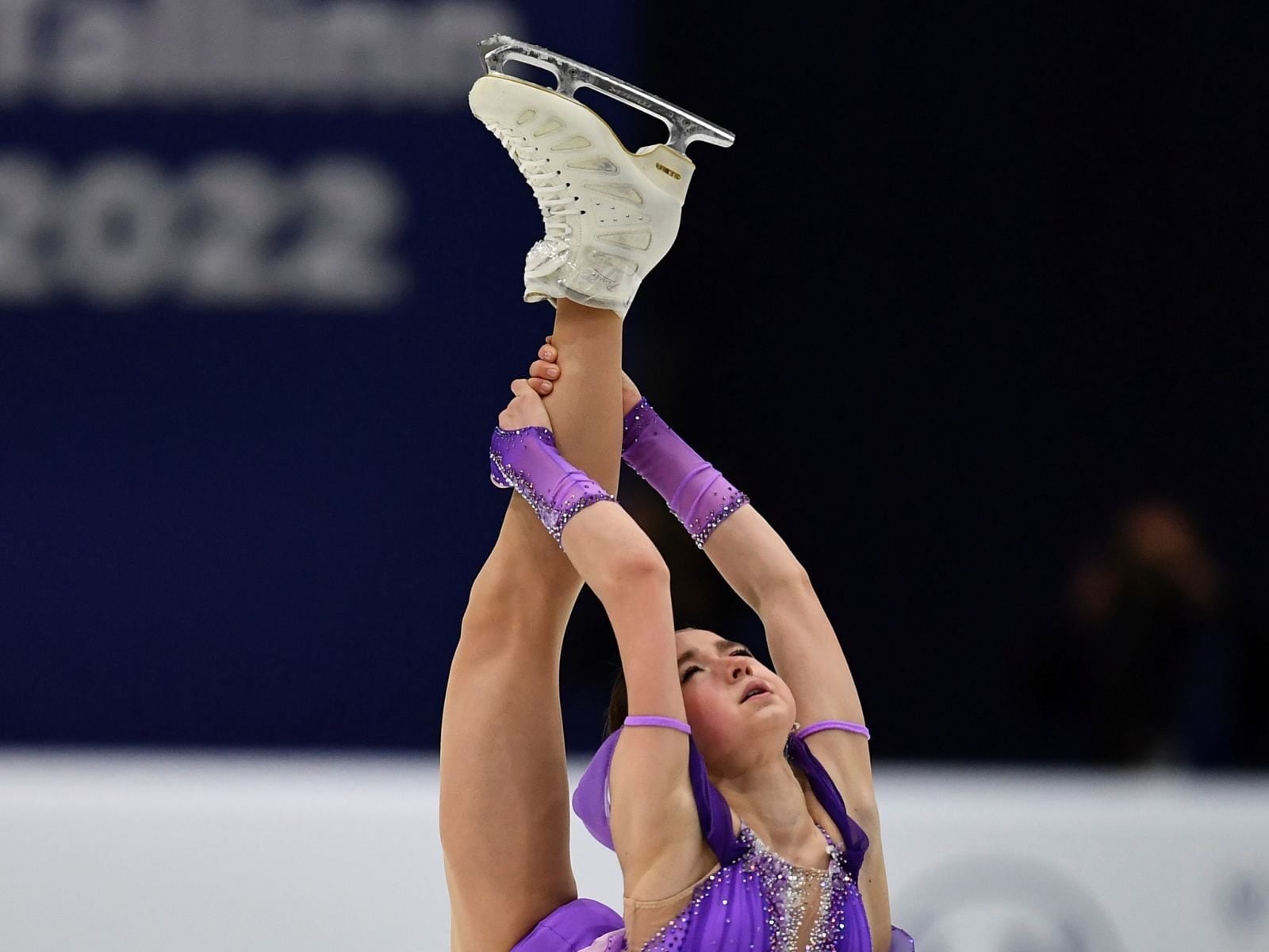1600x1200 Russian Teenager Kamila Valieva Sets New Figure Skating World Record Ahead of Winter Olympics