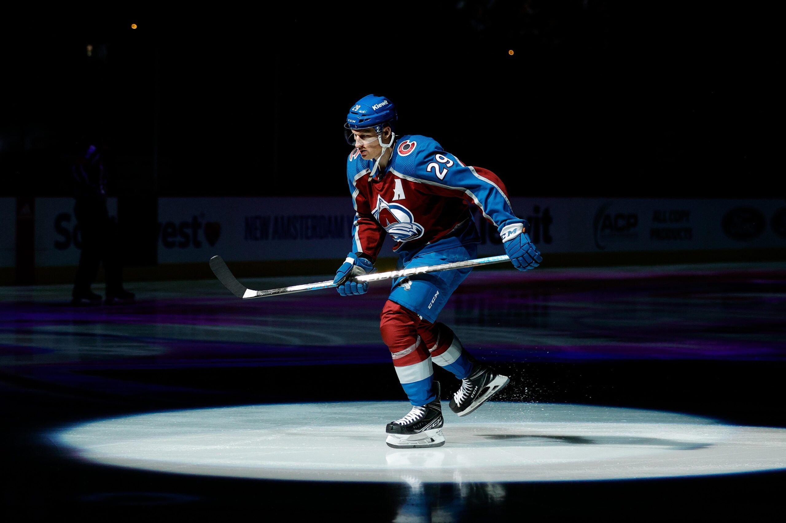 2560x1706 Nathan MacKinnon is unquestionably the Hart frontrunner