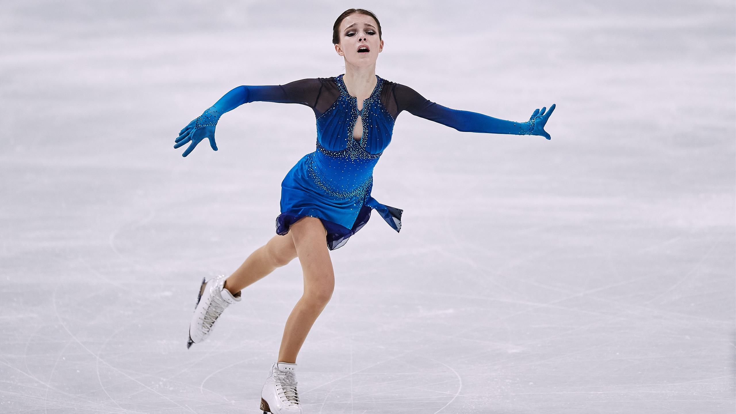 2560x1440 ISU World Figure Skating Championships 2021 Shcherbakova takes shock lead