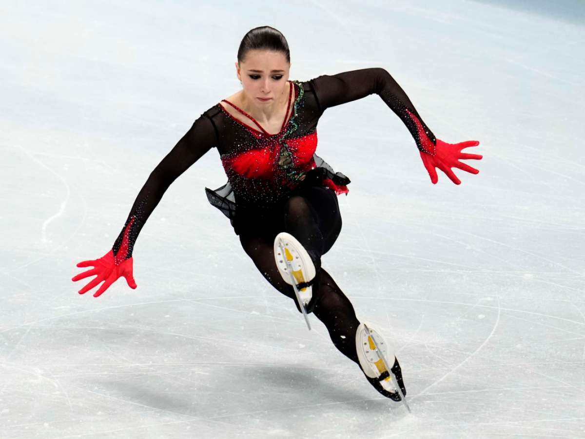 1200x900 Anna Shcherbakova wins figure skating gold as Kamila Valieva collapses