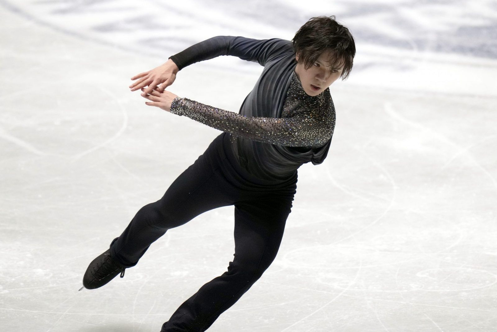1600x1067 FIGURE SKATING. Shoma Uno, Kaori Sakamoto in First Place After Short Programs at NHK Trophy