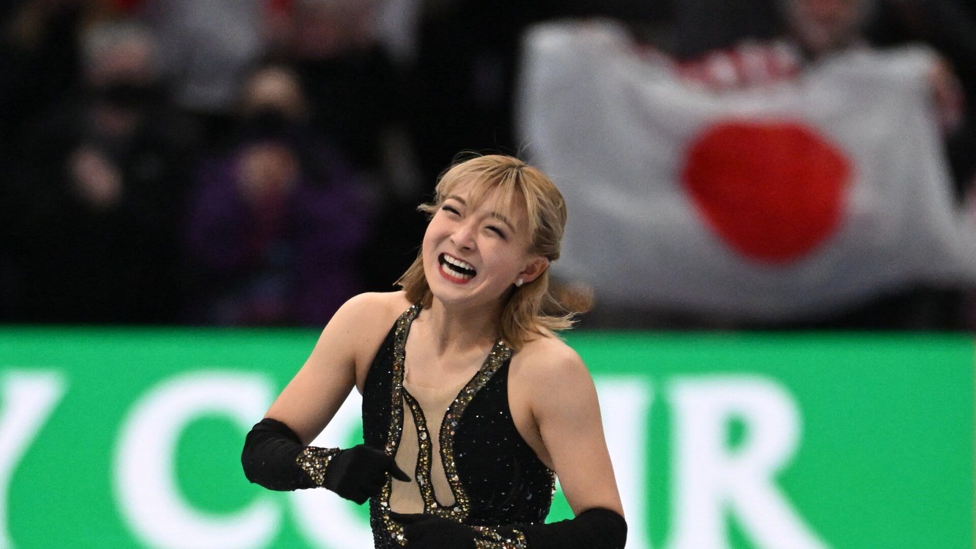 1920x1080 Kaori Sakamoto thrills on home ice to win NHK Trophy women's title