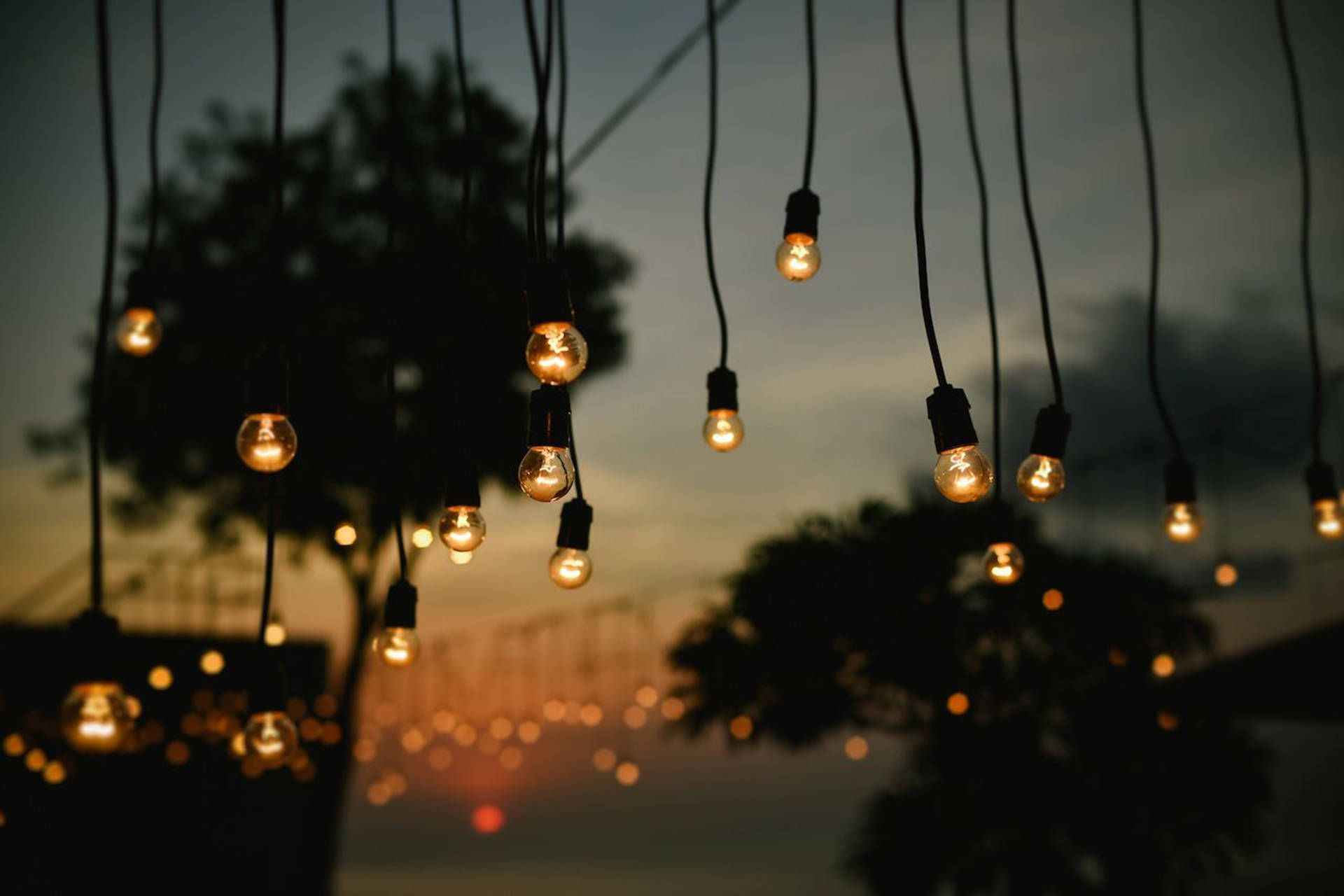 1920x1280 Download Aesthetic Desktop Light Bulbs Wallpaper