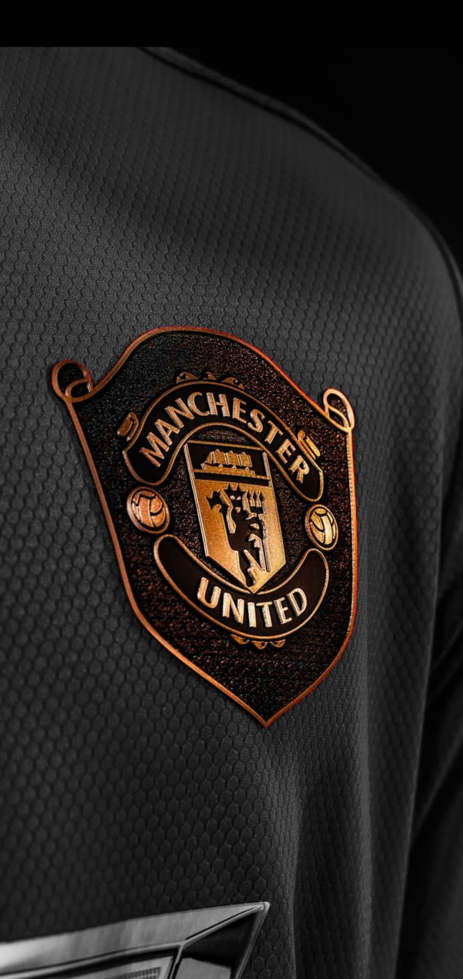 909x1920 Download Manchester United Black And Gold iPhone Wallpaper
