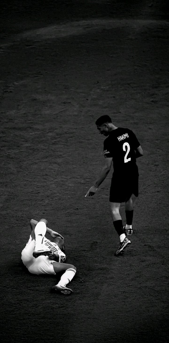 720x1459 Black And White Soccer Wallpaper