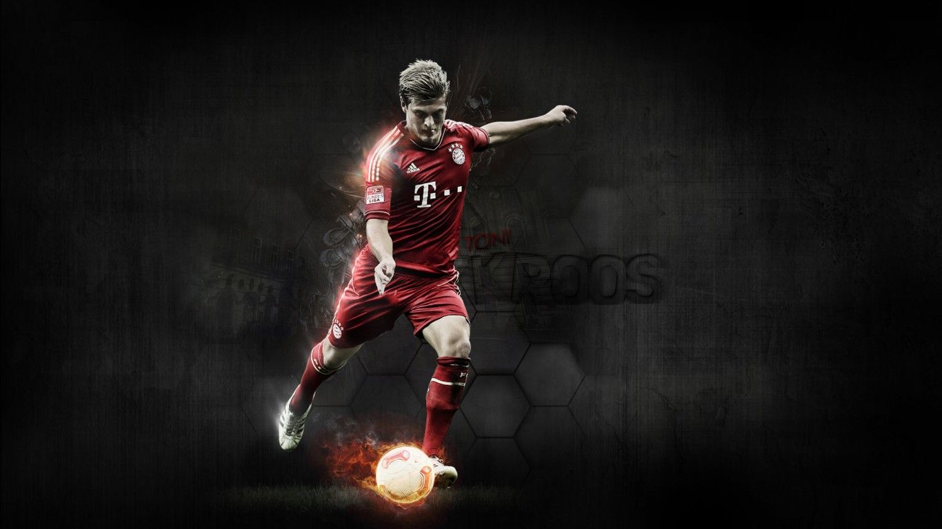 1366x768 FC Bayern Munich Black Background HD Toni Kroos Wallpaper