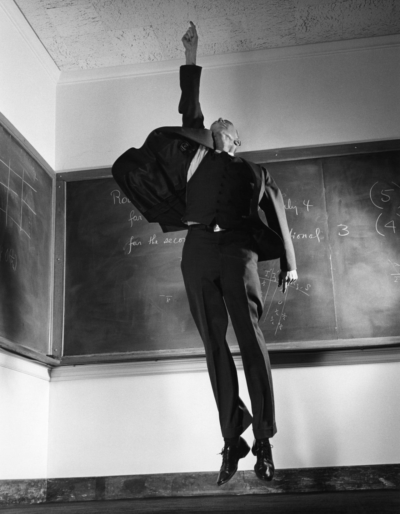 1280x1646 Behind the Image: J. Robert Oppenheimer by Philippe Halsman • Magnum Photo