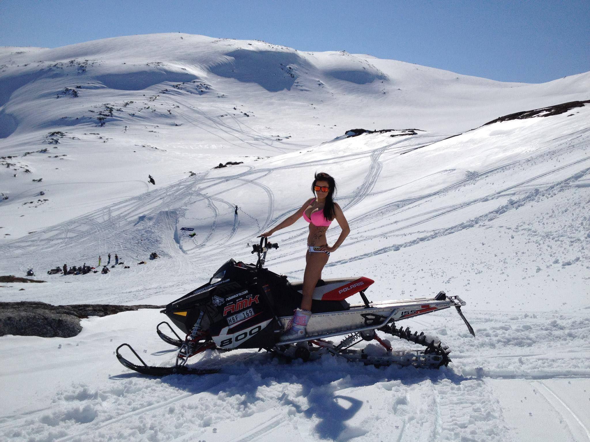 2048x1536 Maria Sanberg feel warm in the sun. Snowmobile, Ski picture