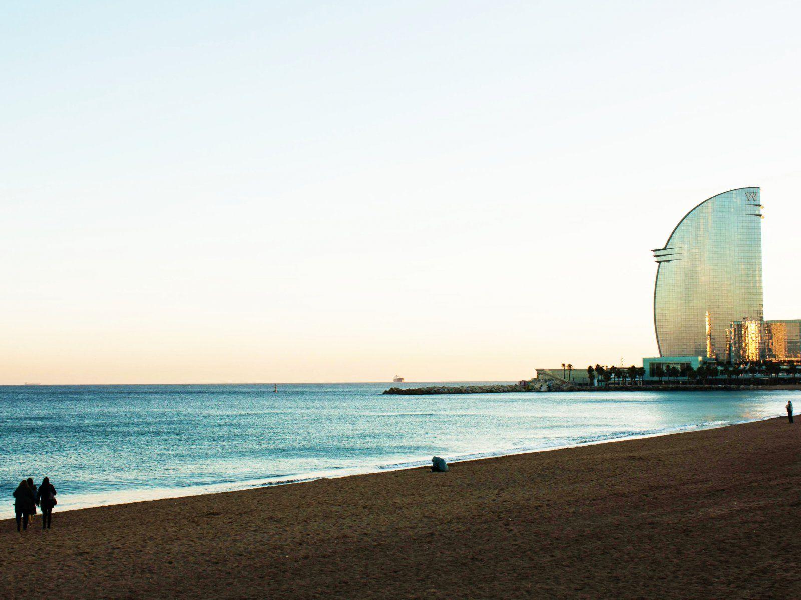 1600x1200 Barceloneta Beach, Barcelona