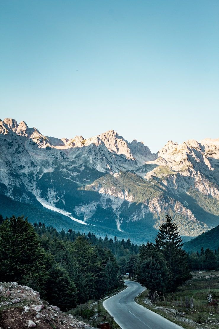 740x1110 Mountain background Image