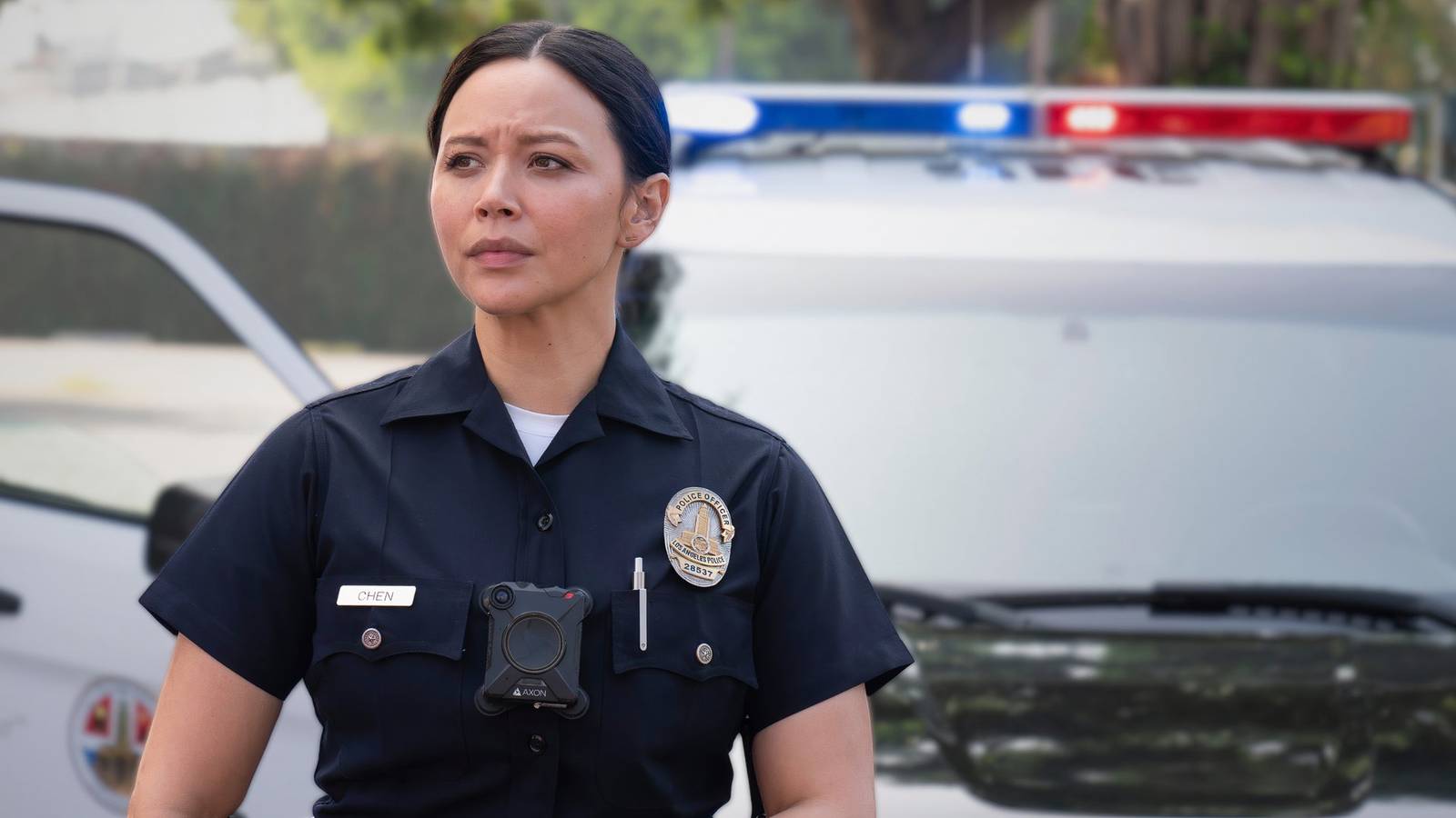 1600x900 Here's What The Rookie's Melissa O'Neil Is Really Doing On Set When The Cast Is On Break
