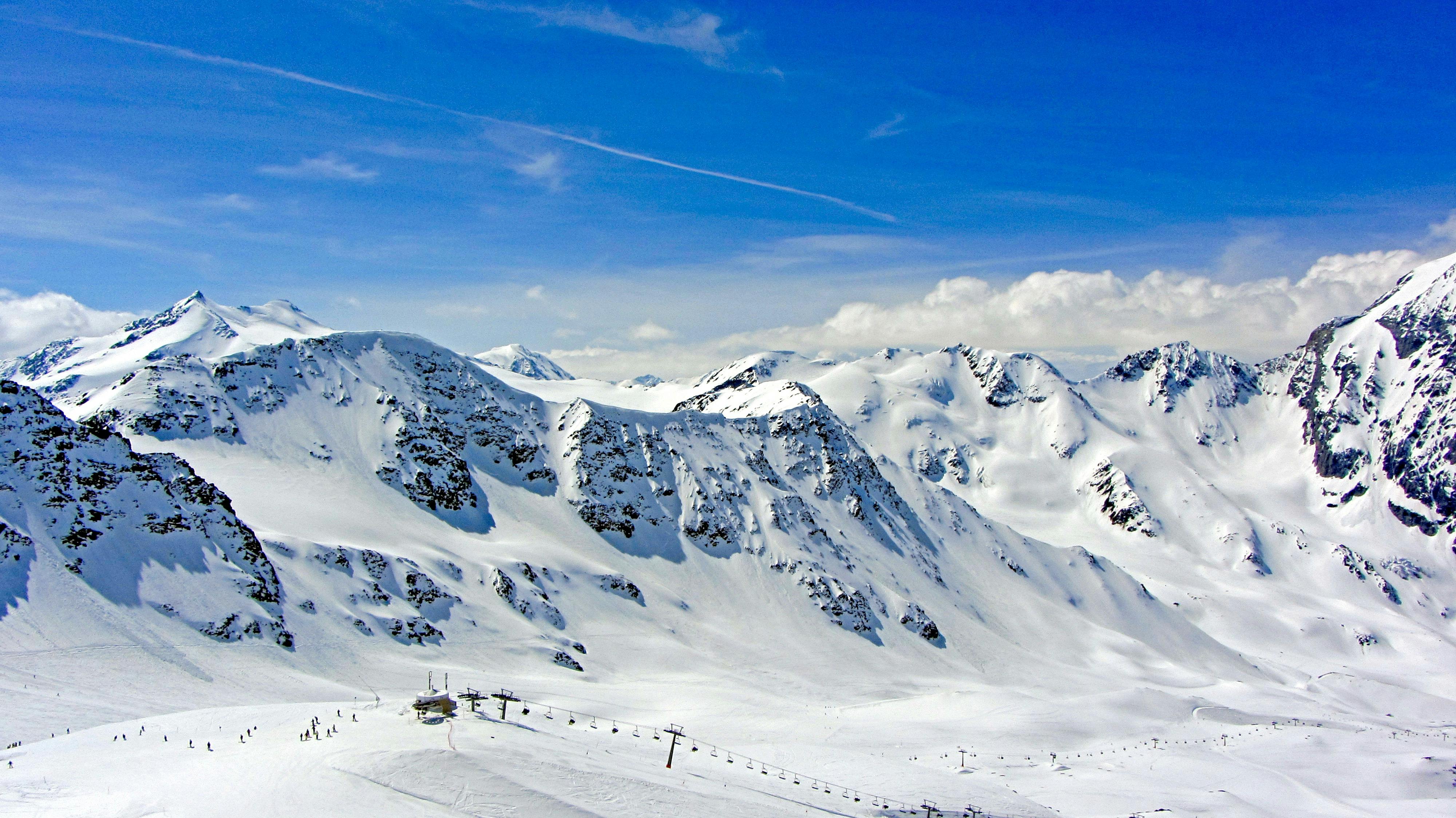 4000x2248 Mountain Covered by Snow \ · Free
