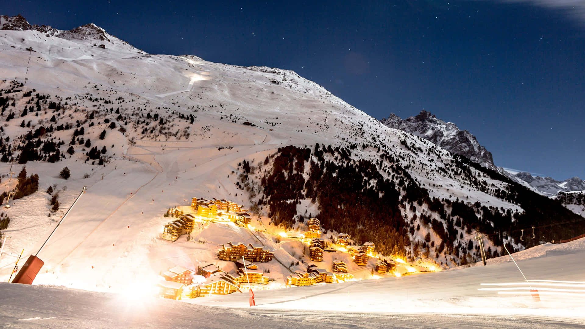 1920x1080 Download Breathtaking Scenery at Ski Resort Wallpaper