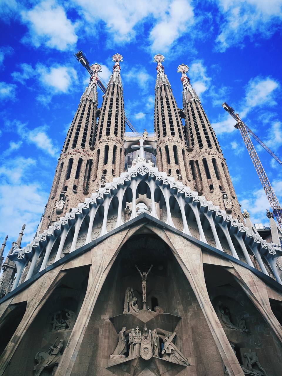 960x1280 La Sagrada Familia Wallpaper