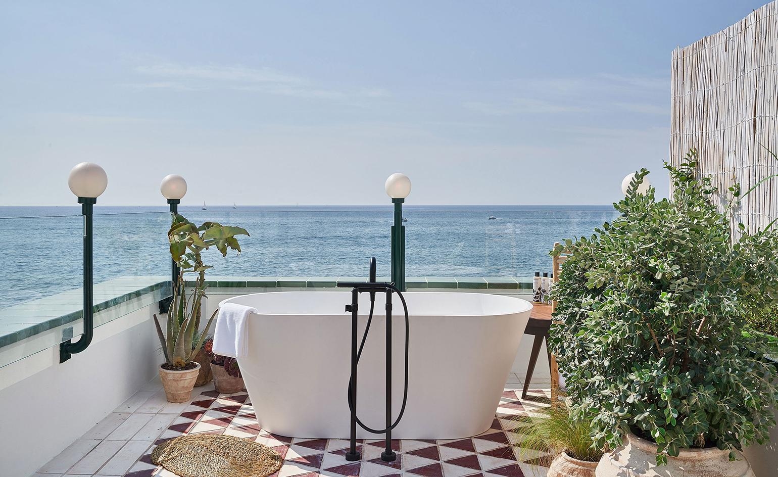 1540x944 Little Beach House