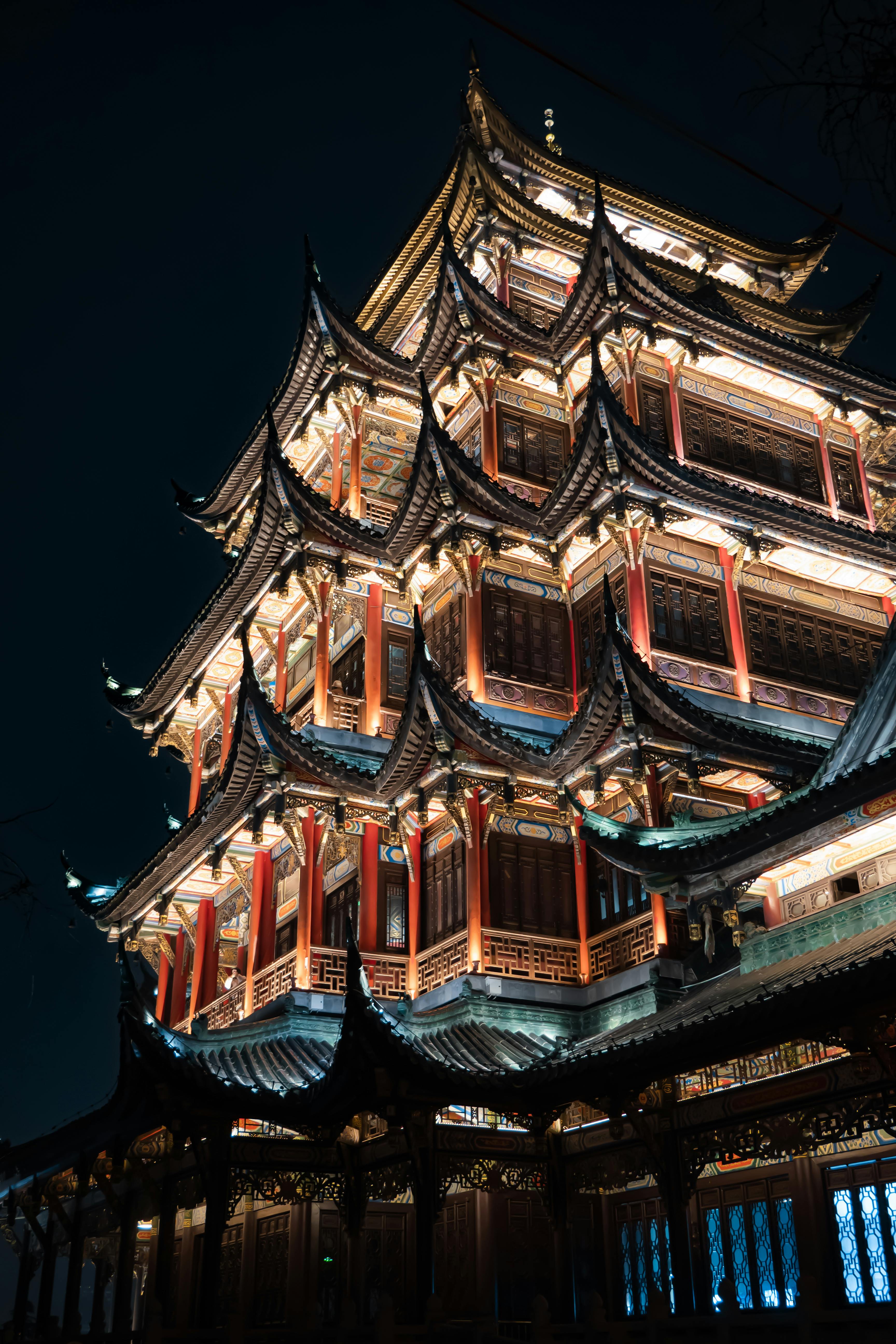 3456x5184 Illuminated Traditional Building in Chongqing, China · Free