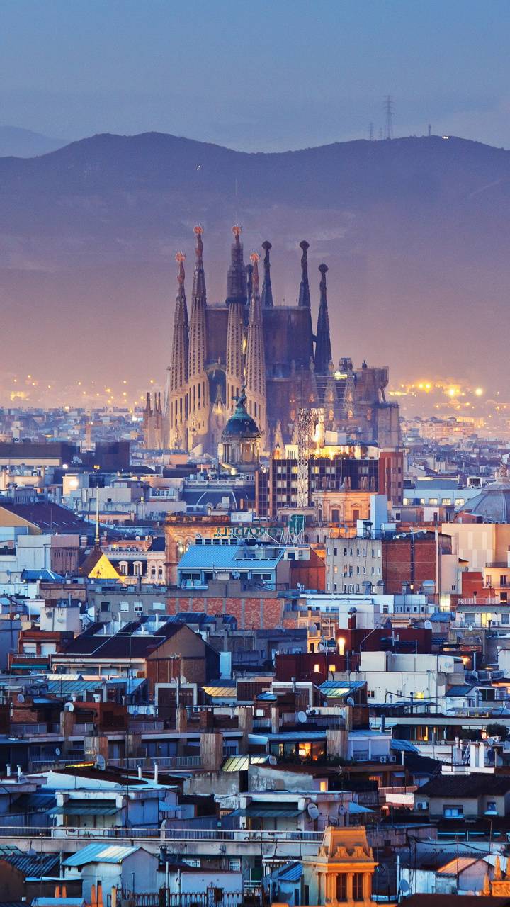 720x1280 Sagrada Familia wallpaper