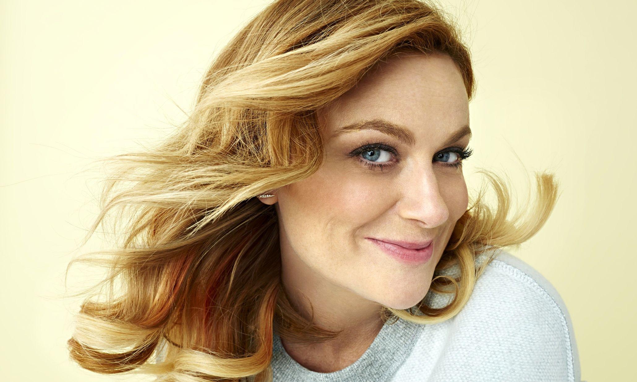 2060x1236 Amy Poehler Wallpaper