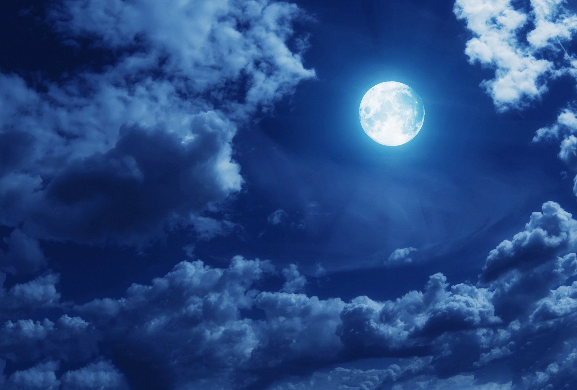1920x1300 Moonlit Night: 4K Ultra HD Wallpaper