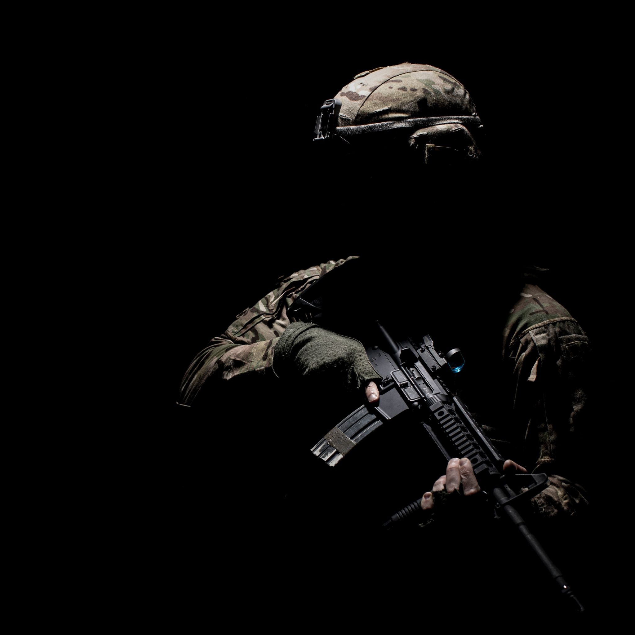 2048x2048 Soldier Wallpaper 4K, Machine gun, War, Silhouette