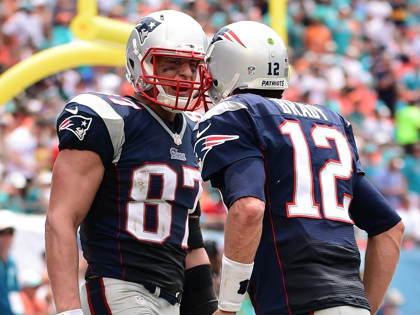 1400x1050 Rob Gronkowski is rewriting the NFL history books
