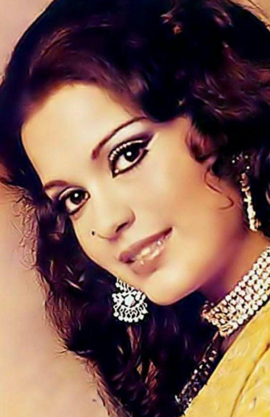 896x1382 Zeenat Aman no modern Indian actress can pull the legendary