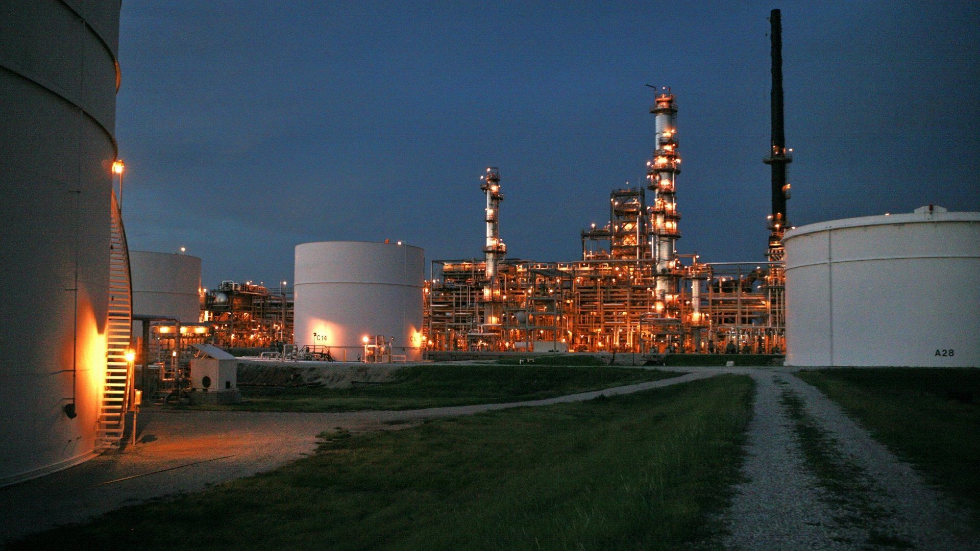 1920x1080 Refinery Wallpaper
