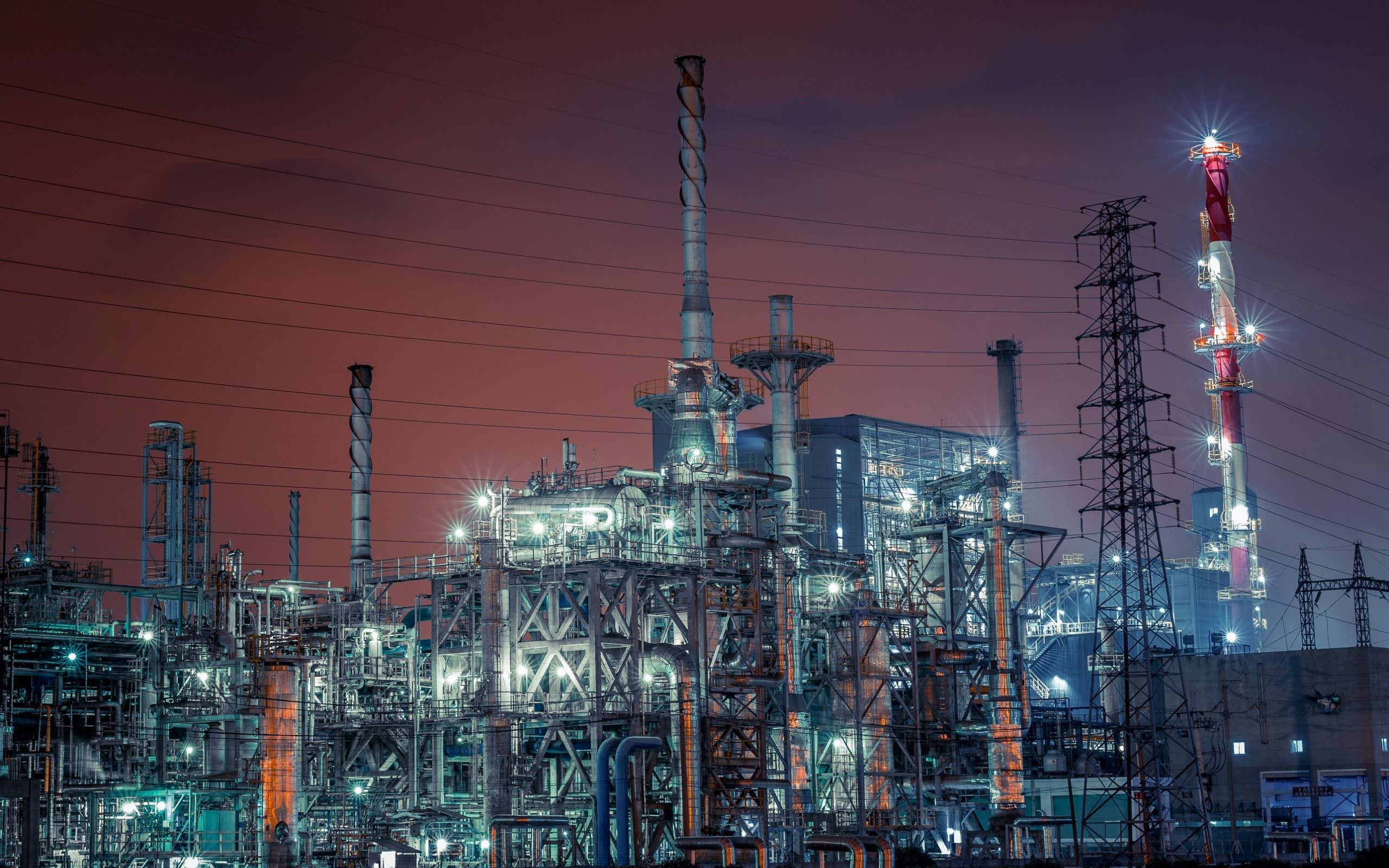 2560x1600 Oil Refinery Wallpaper