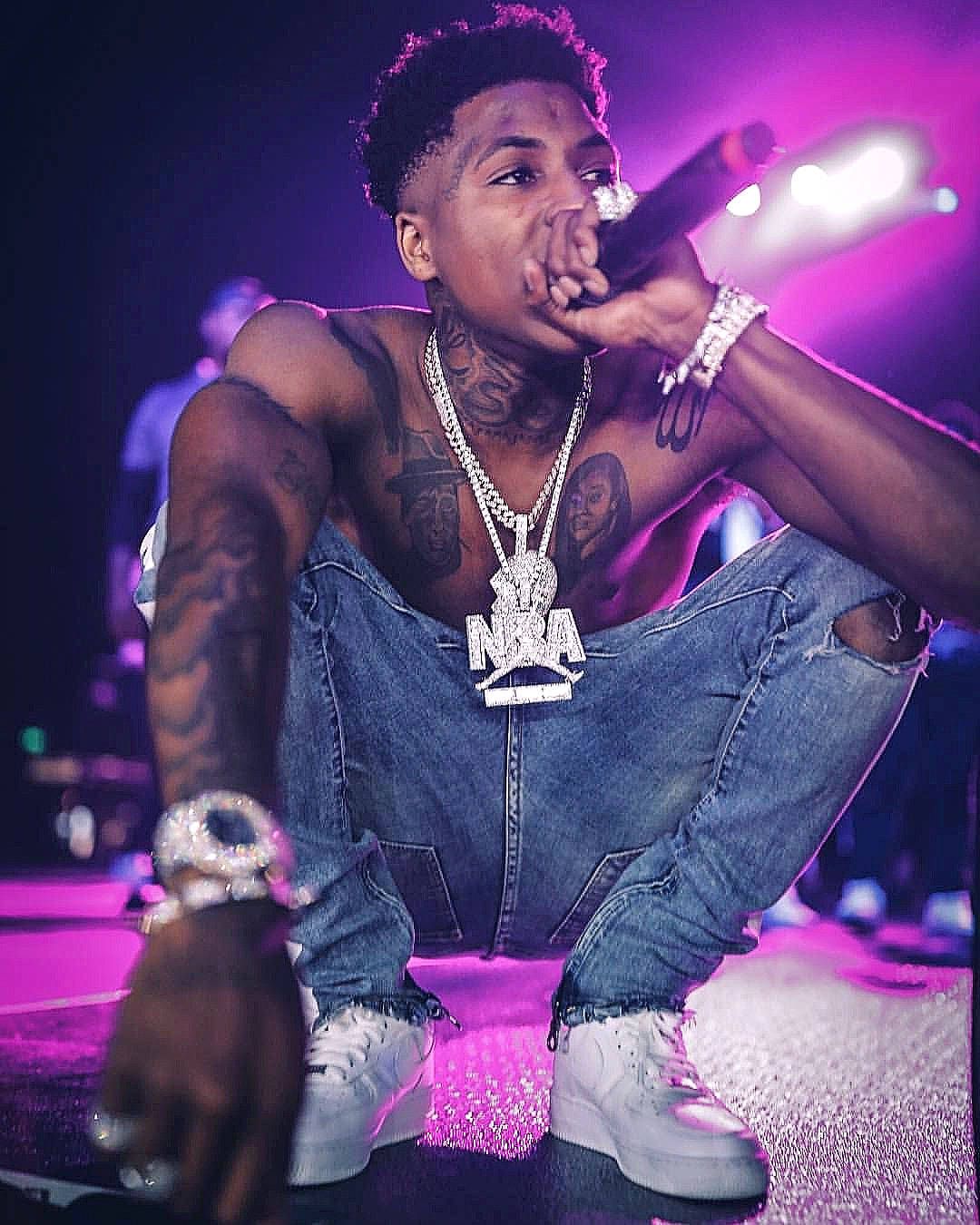1080x1350 Download 4kt Cool Rapper Live Performance Wallpaper