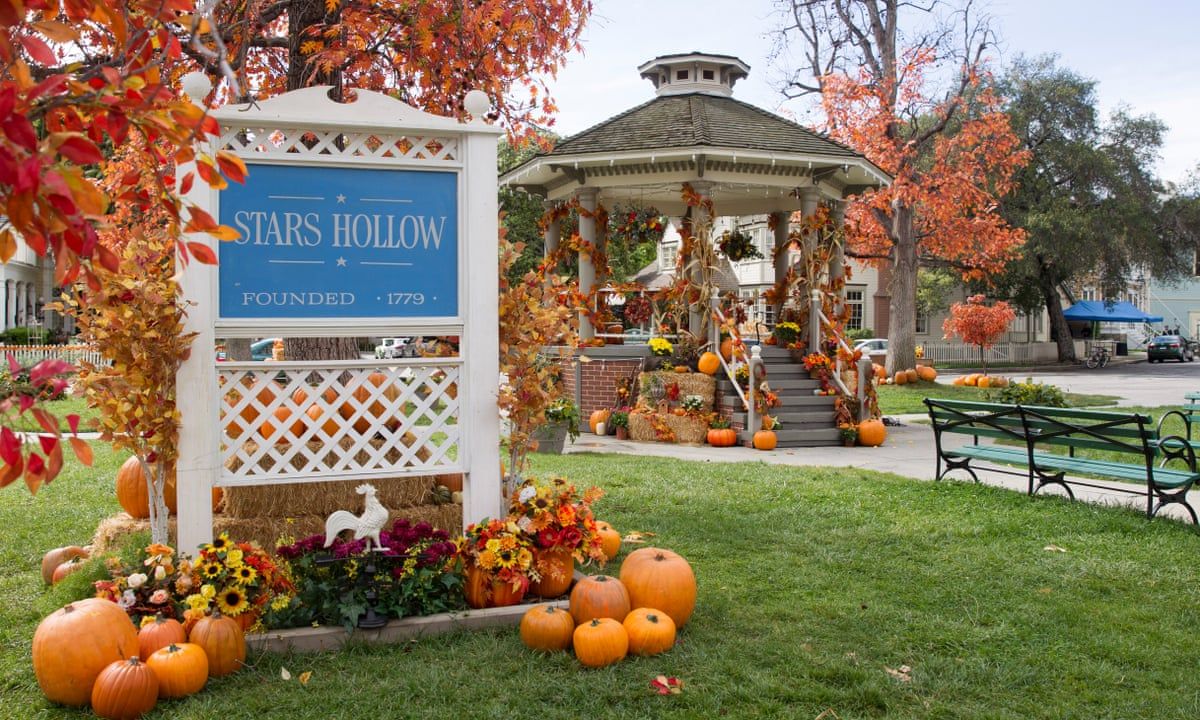 1200x720 Fall welcomes viewers to Stars Hollow. The Butler Collegian