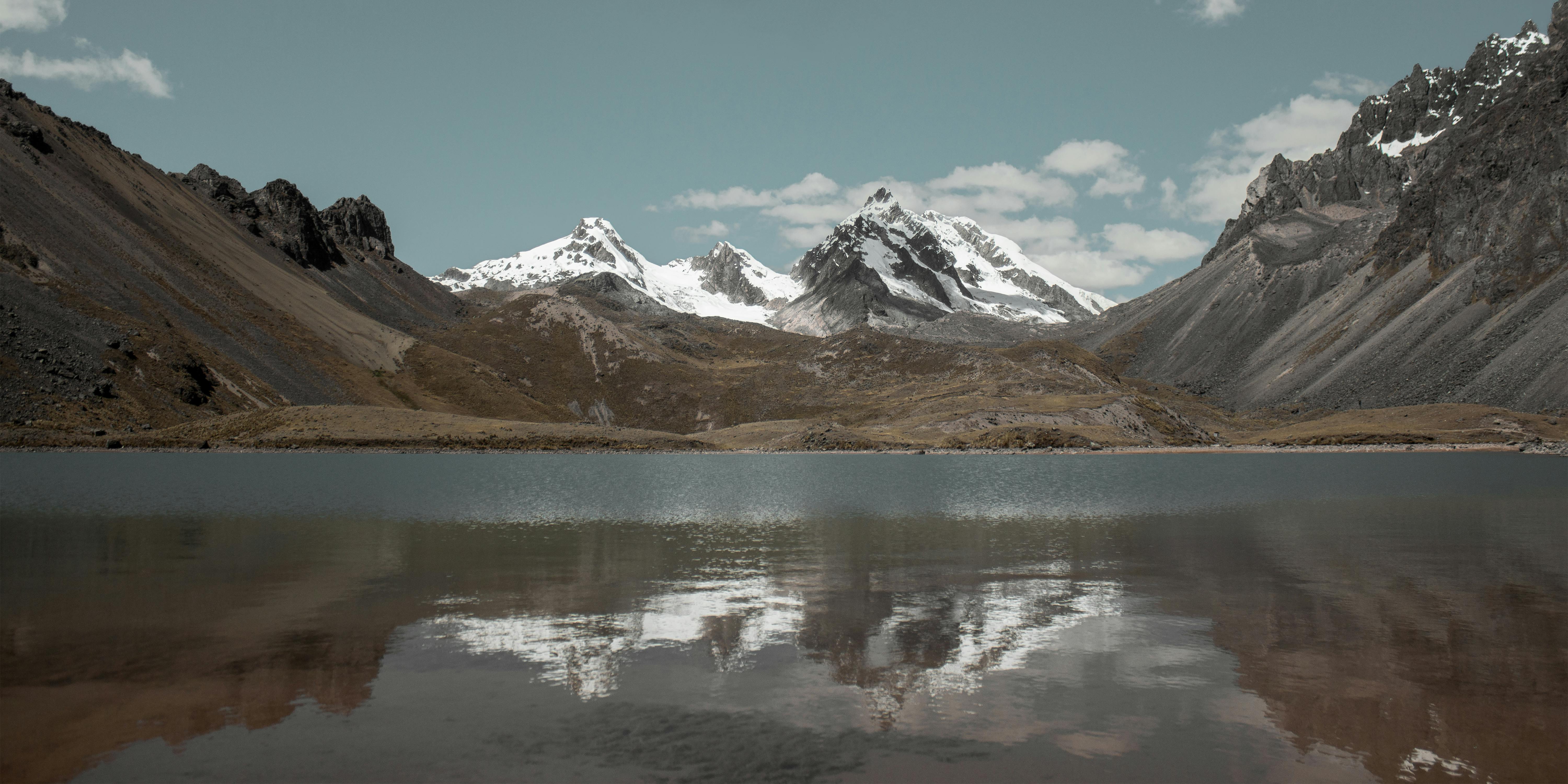 6000x3000 Lake in Andes Mountains · Free
