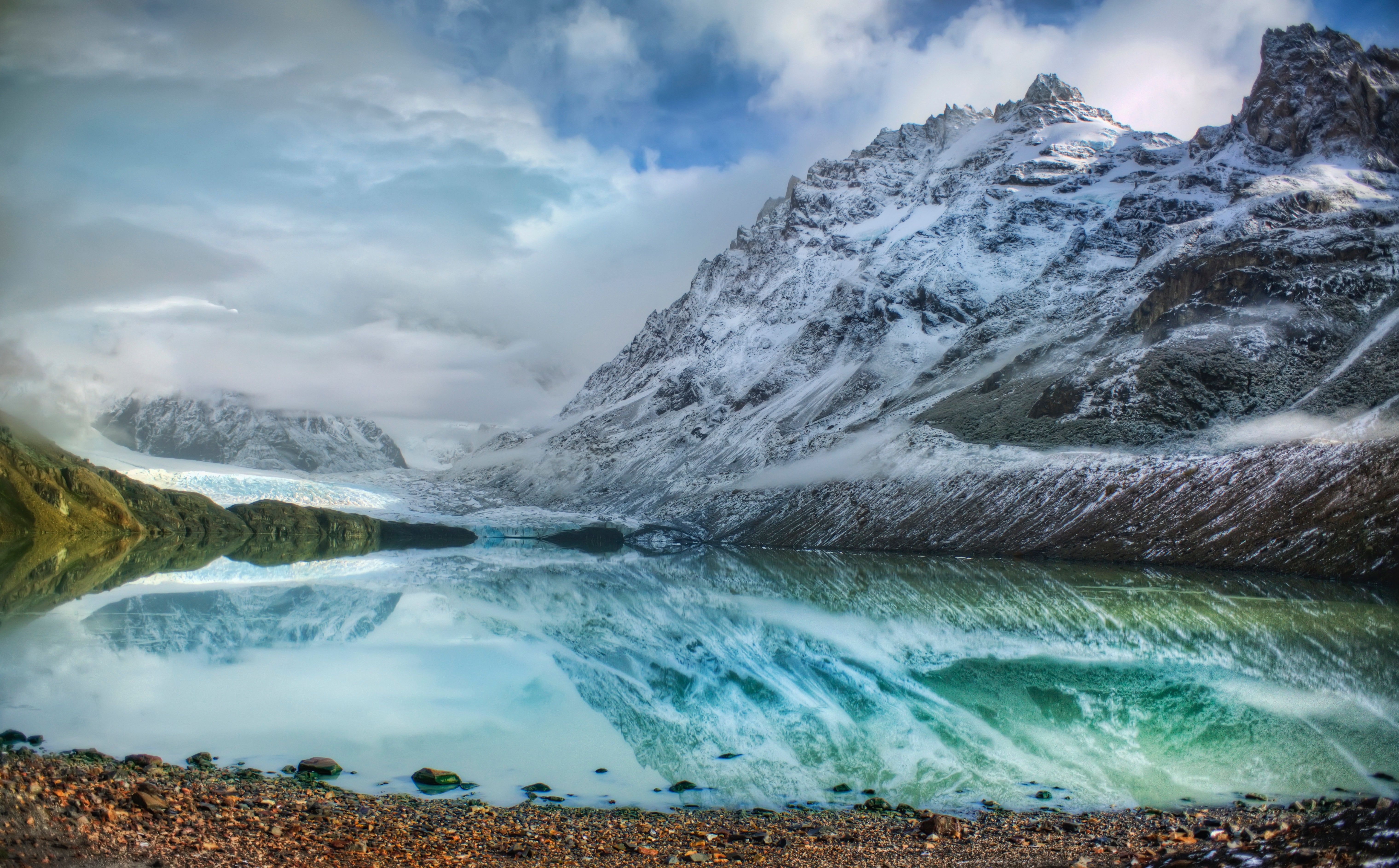 6080x3772 Serene Andes: 4K Ultra HD Wallpaper of Foggy Mountain Reflections in Argentina