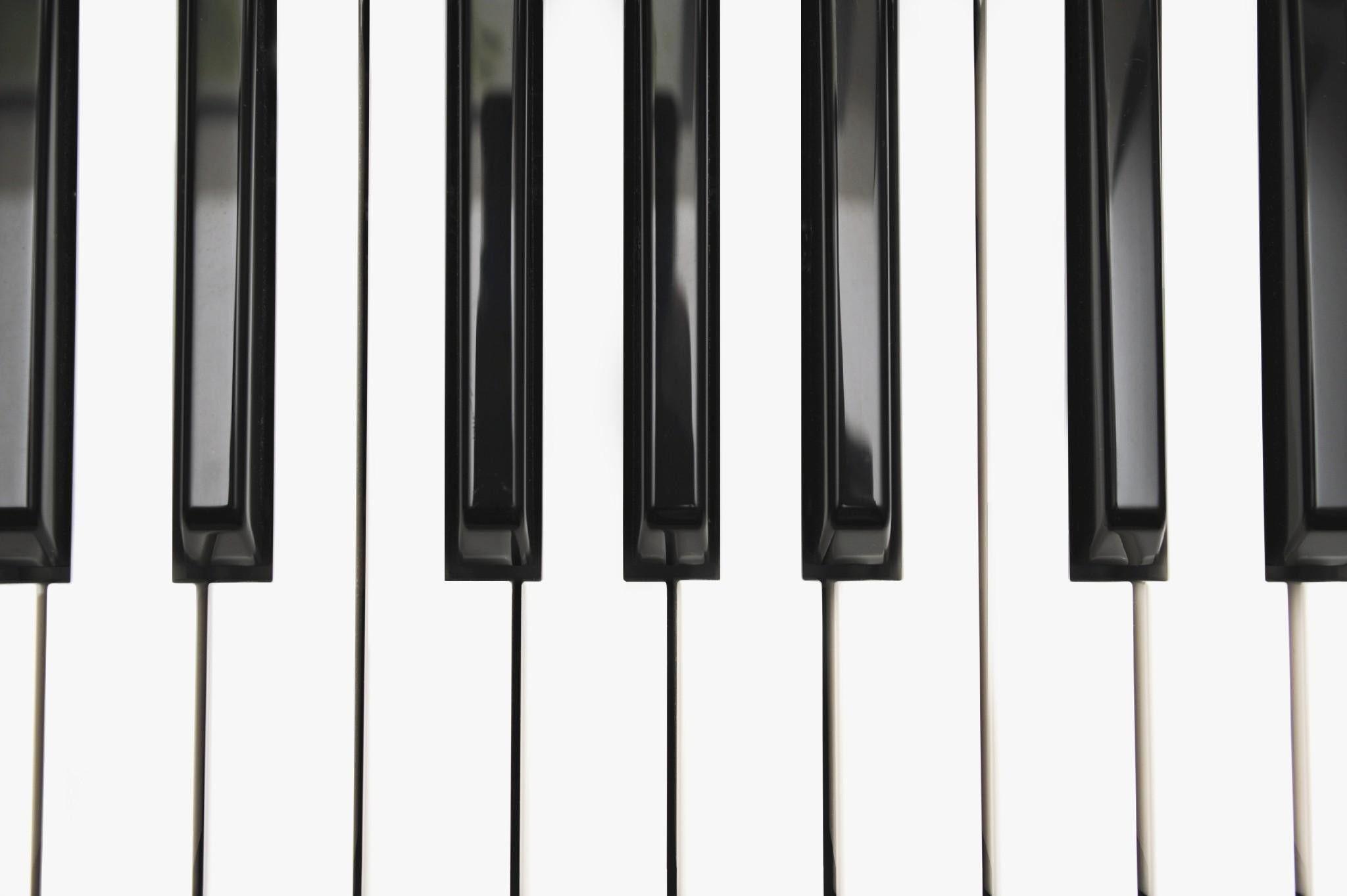 2048x1363 Piano Keys Wallpaper